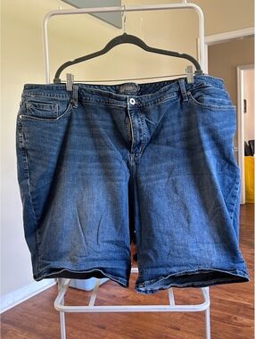 Torrid Denim Shorts Size 30